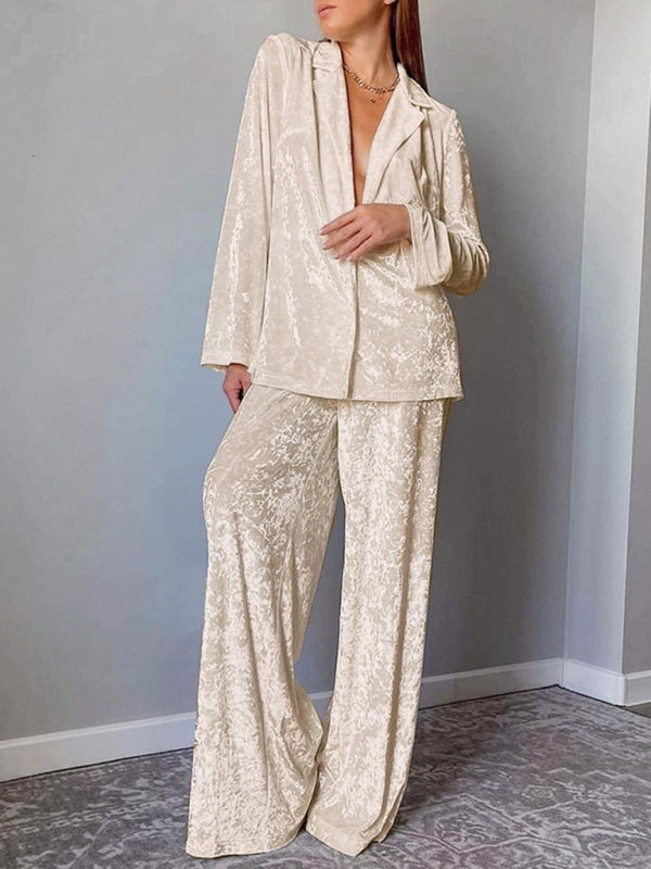 Cozy Velvet Pajama Set – Long Sleeve Top & Full-Length Pants in Soft Stretch Fabric