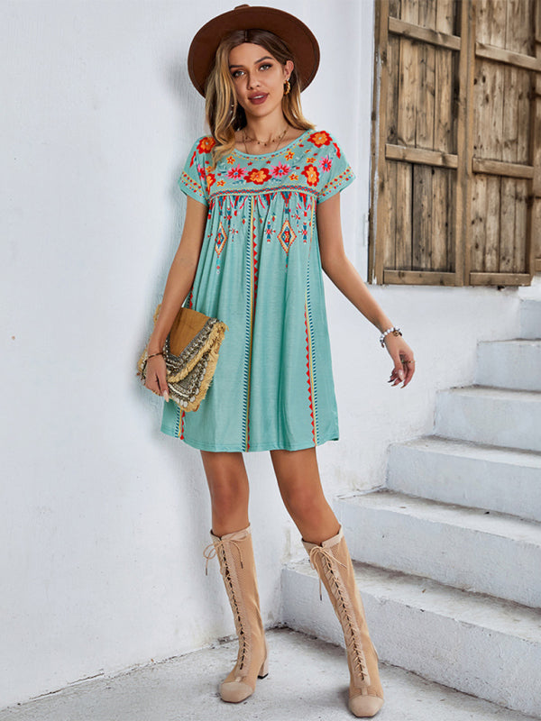 Floral Knit Holiday Dress – Round Neck, Short Sleeves, Retro Style
