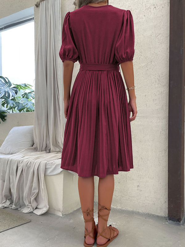 Solid Color V-Neck Sleeveless Pleated Midi Dress – Elegant & Comfortable