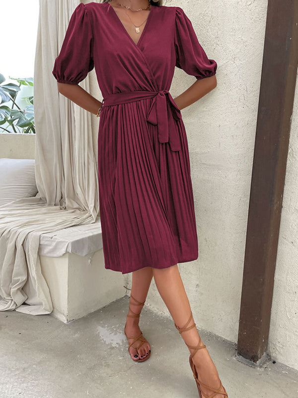 Solid Color V-Neck Sleeveless Pleated Midi Dress – Elegant & Comfortable