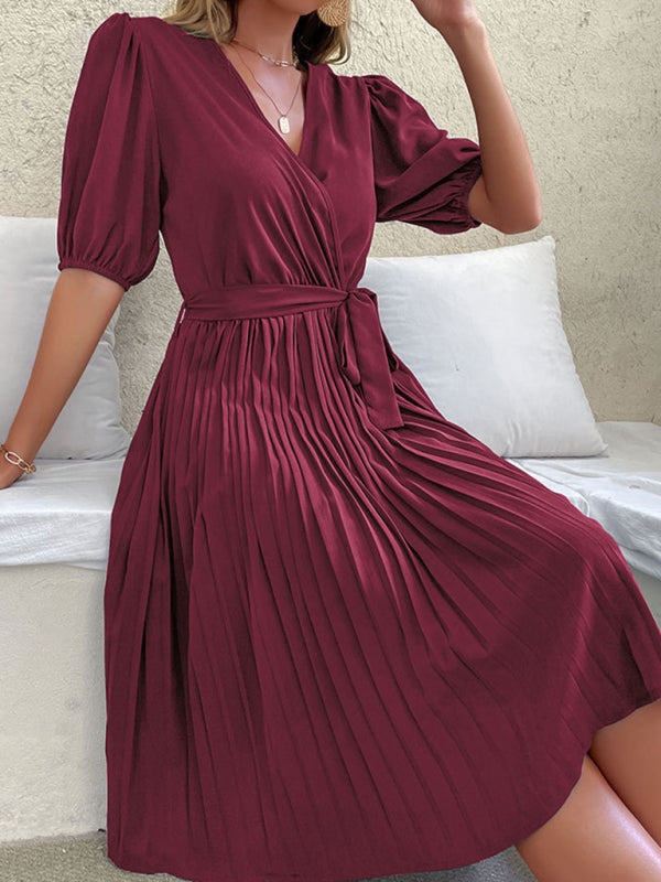 Solid Color V-Neck Sleeveless Pleated Midi Dress – Elegant & Comfortable
