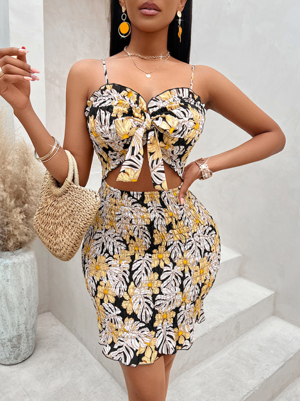 Floral Print Waist-Cinching Suspender Dress – Sexy Spring-Summer Look