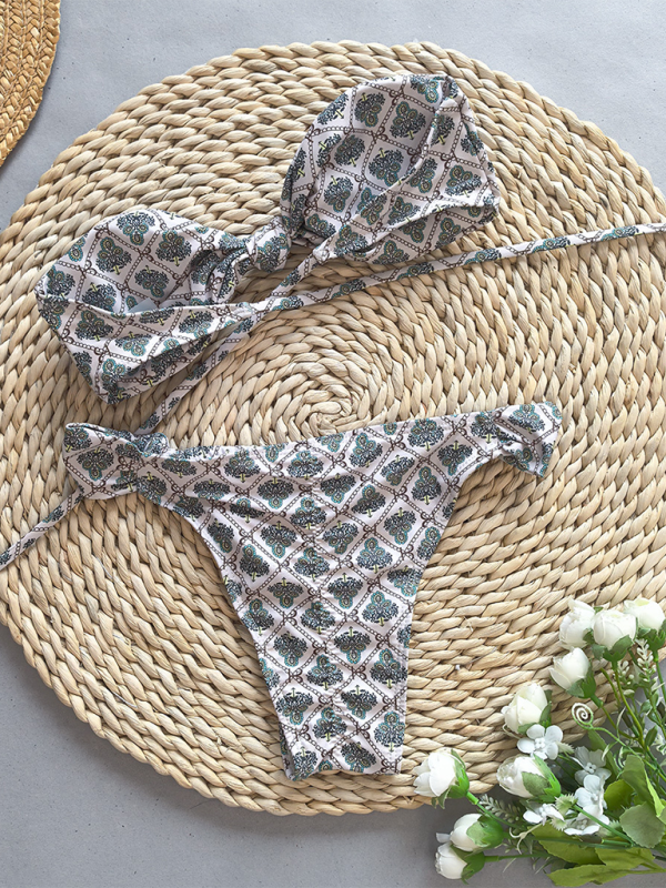 Printed Bandeau Bikini Set – Moderate Stretch, Sexy Fit & Vibrant Grey Print