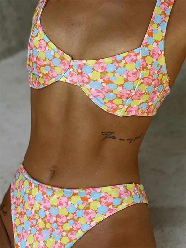 Printed Low-Waist Bikini Set – Deep V Top, Moderate Stretch, Sexy Fit