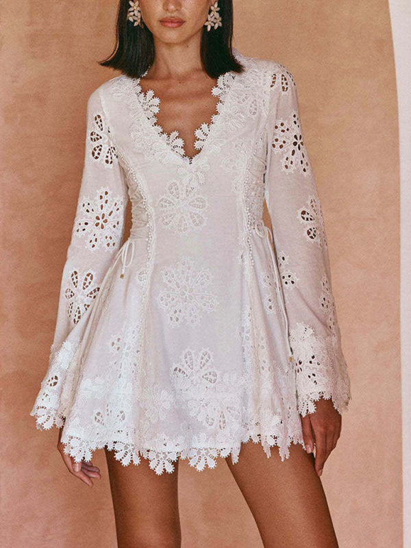 White Long Sleeve Lace V-Neck Slim Fit Mini Dress – Elegant & Lightweight