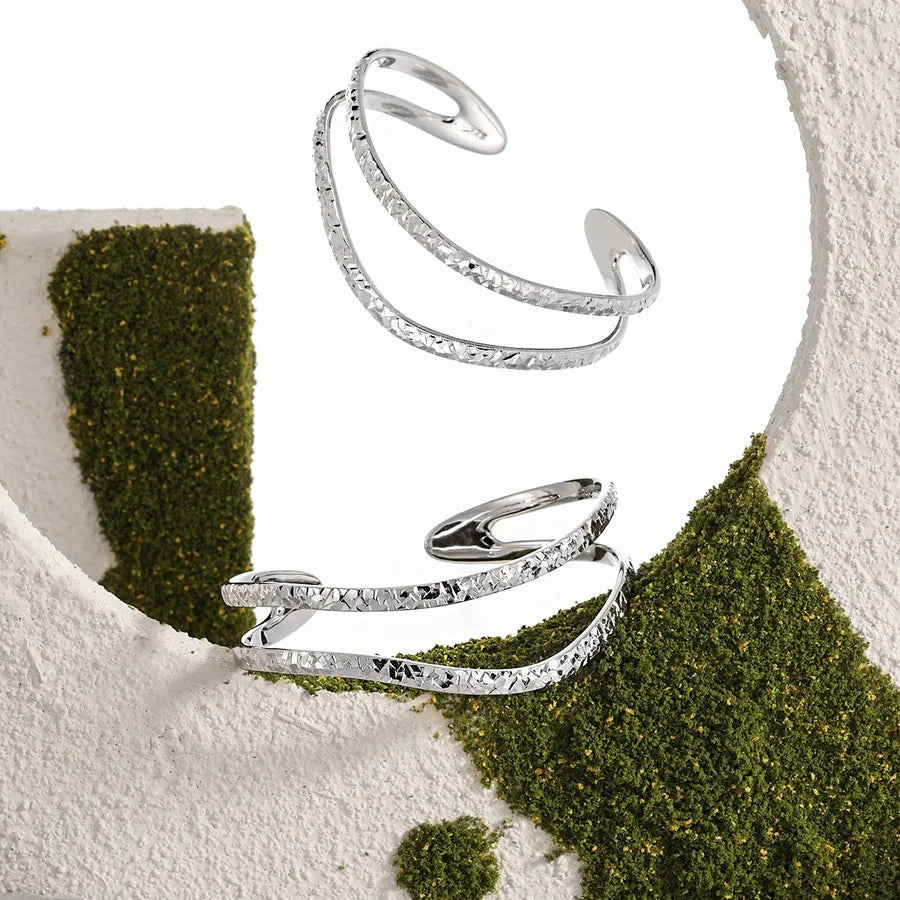 925 Sterling Silver Textured Line Bangle