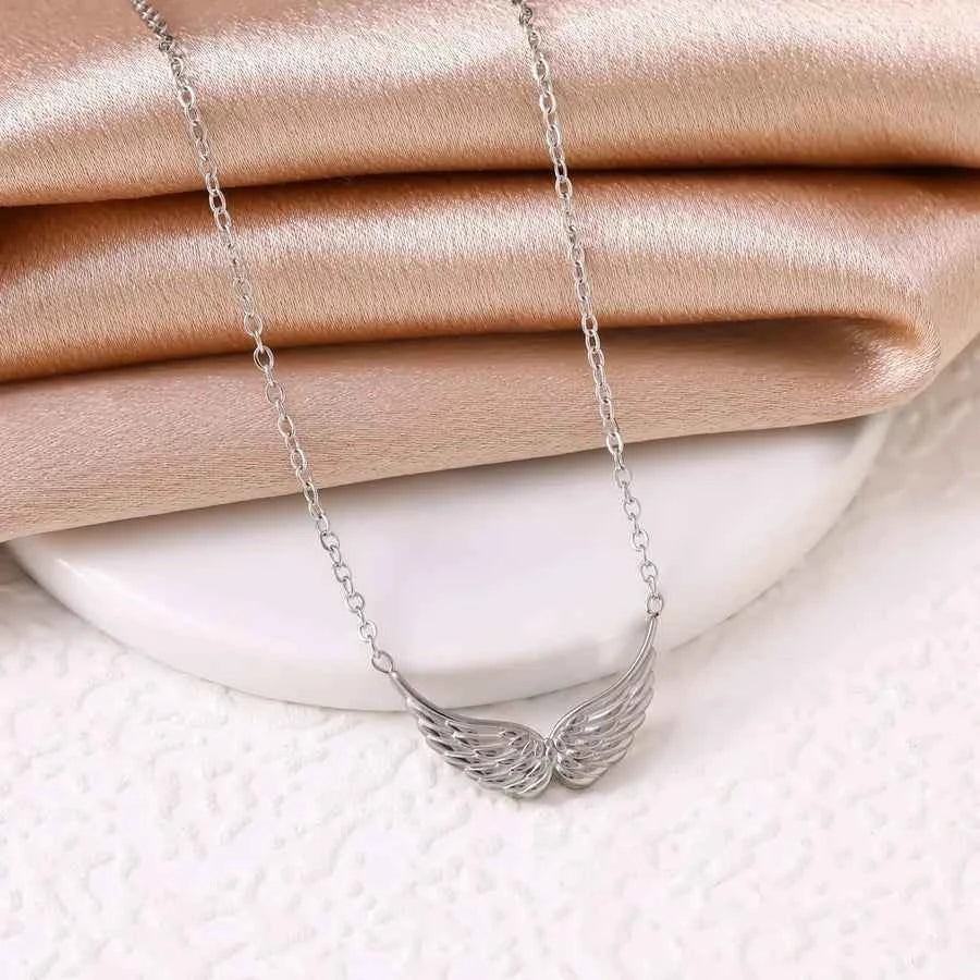 18K Angel Wings Double Ring Pendant Necklace