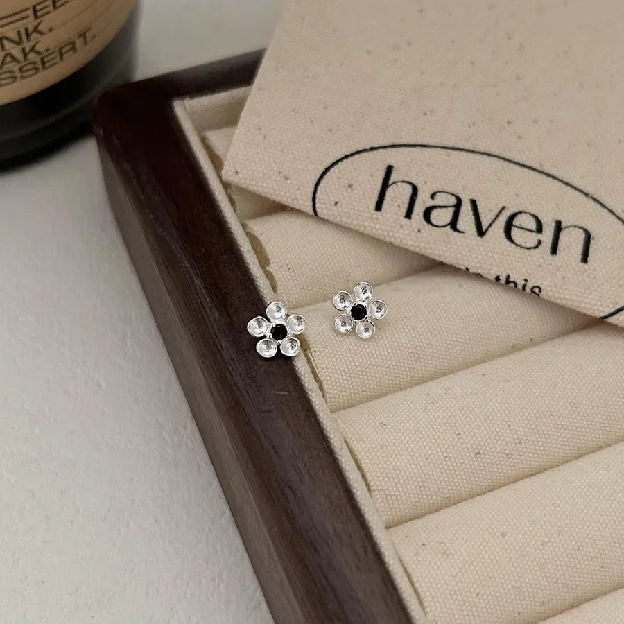 925 Silver Pearl Flower Stud Earrings Silver 925 Silver