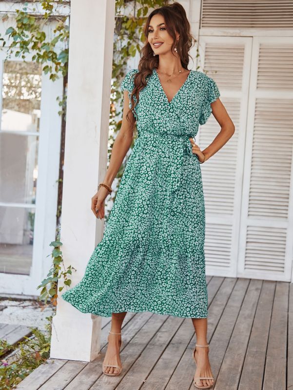 Flowy Printed V-Neck Dress – Lightweight Woven Vacation Dress with Short Sleeves