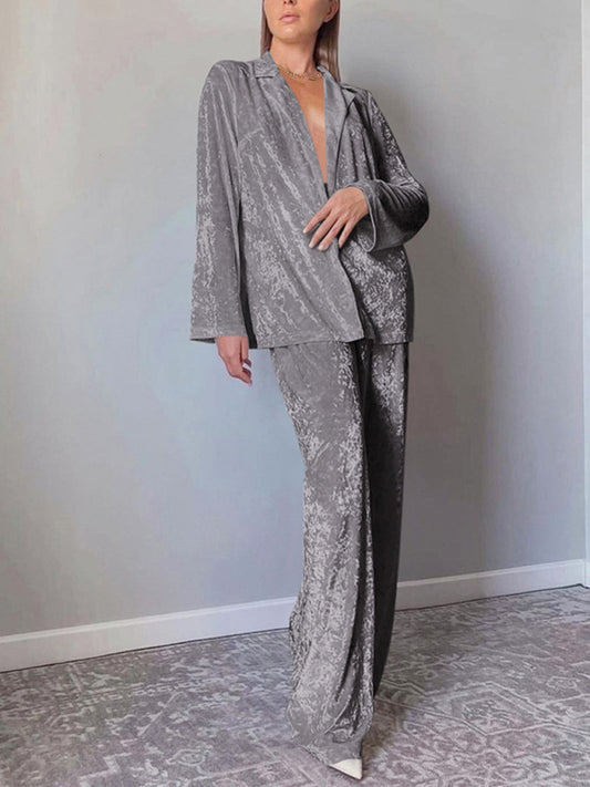 Cozy Velvet Pajama Set – Long Sleeve Top & Full-Length Pants in Soft Stretch Fabric