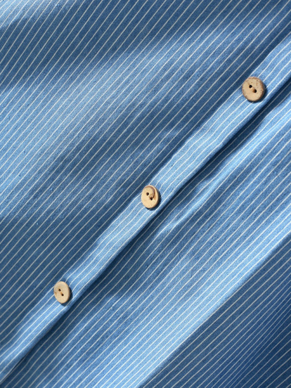 Saia de ganga riscada com botões à frente e corte em A