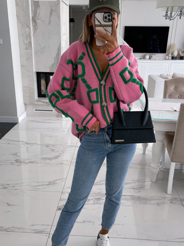 Kontrastineulottu lörttähihainen neuletakki