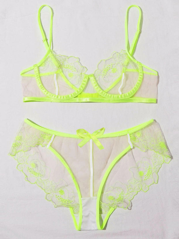 Hollow Love Lace Three-Piece Lingerie Set – Sexy Floral Design, High Elasticity