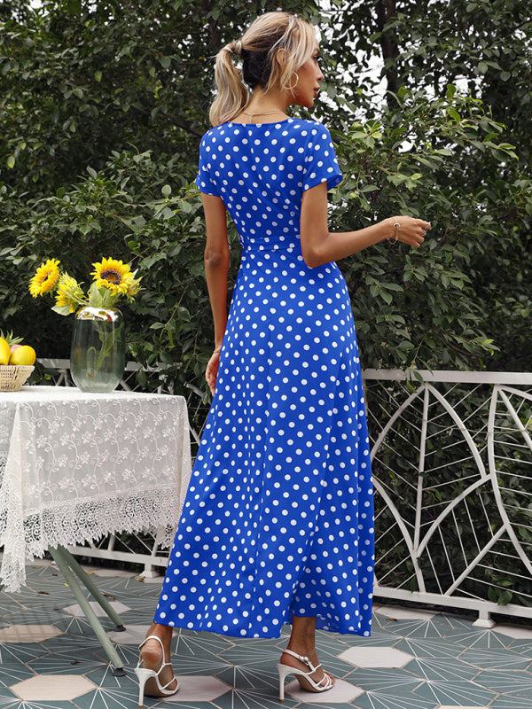 Kleid mit gepunktetem V-Ausschnitt und Schlitz – Kurzarm, Baumwollmischung, fließende Passform