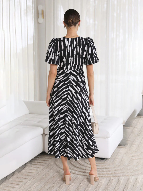 Floral V-Neck Midi Dress – Sleeveless, Lightly Elastic, Summer-Friendly Fit