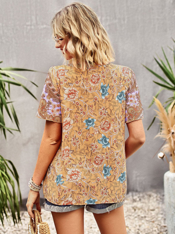 Blouse à manches courtes avec col en V et motif floral