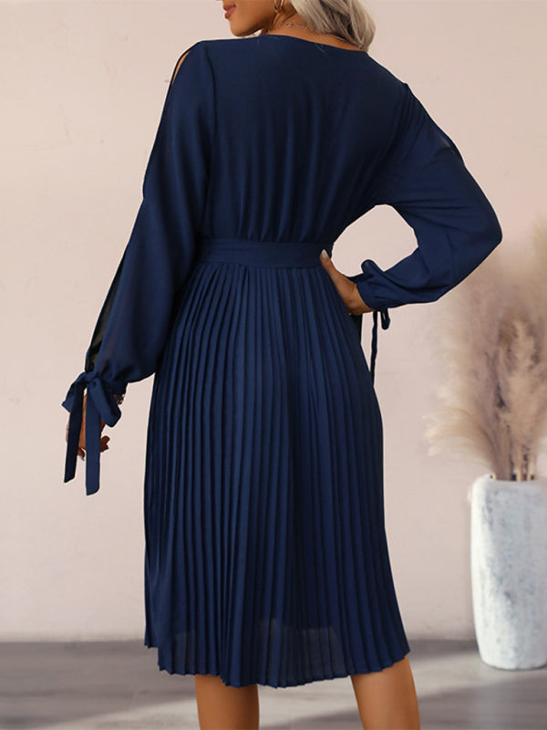 Elegant Lace Panel V-Neck Dress – Pleated Skirt & Hollow-Out Long Sleeves