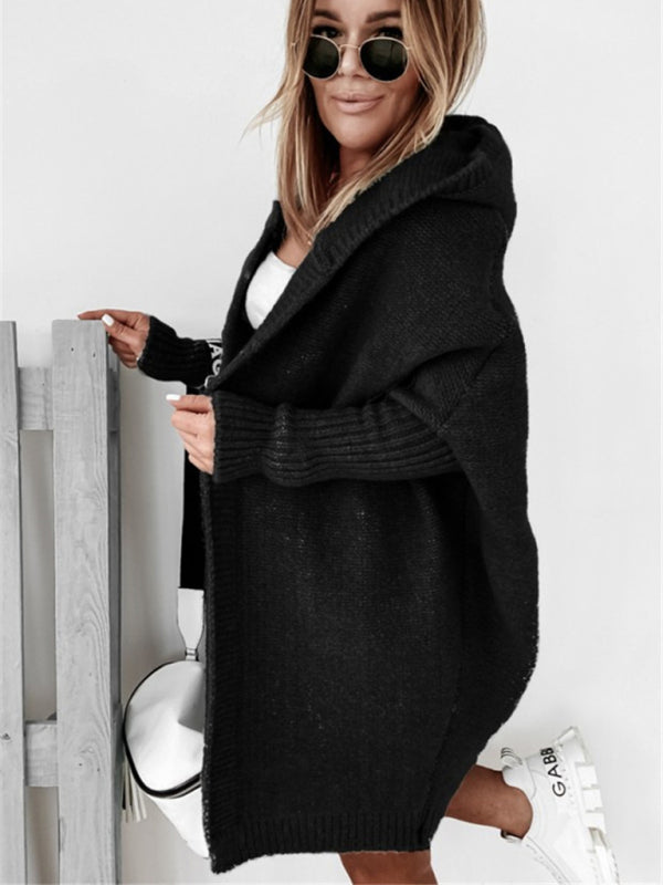 Batwing-neuletakki hupulla – Smiling Maria