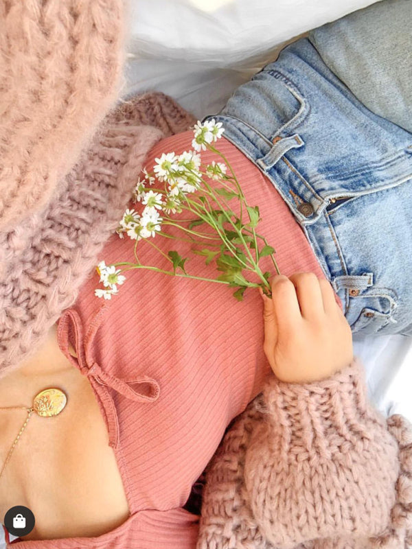 Twist-neulottu pitkähihainen neuletakki