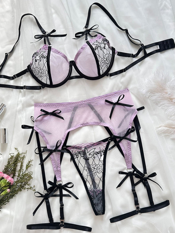 Conjunto de Lingerie em Tule Bordado com Laço