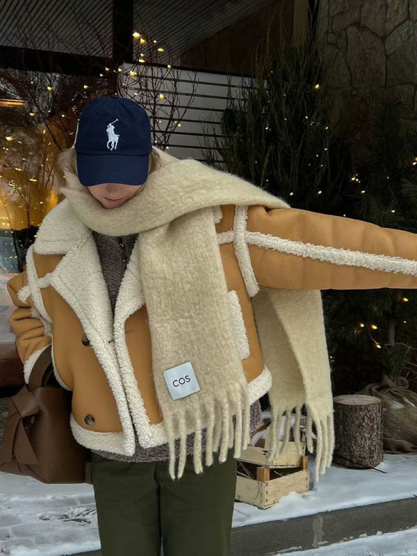 جاكيت دافئ من صوف الحمل الفاخر للنساء