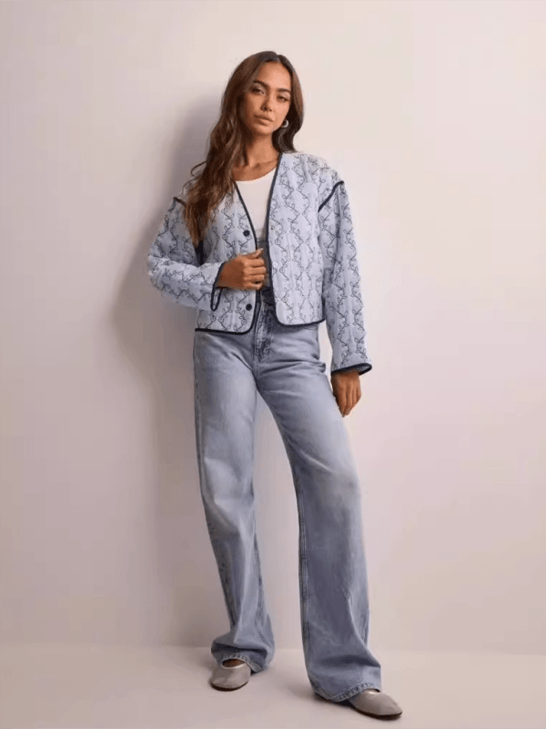 Bunda s květinovou výšivkou a knoflíky – Smiling Maria