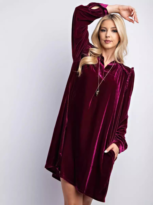 Velvet Knee-Length V-Neck Dress – Casual Straight Cut for Autumn & Winter