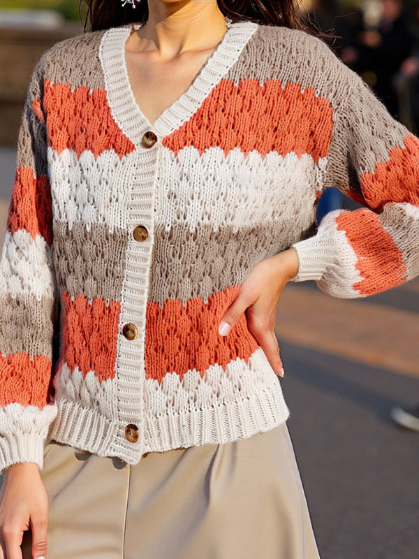 Sweter kardigan z dzianiny z kontrastowym dekoltem w serek