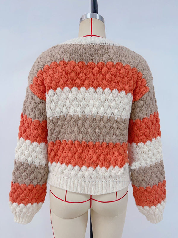 Sweter kardigan z dzianiny z kontrastowym dekoltem w serek