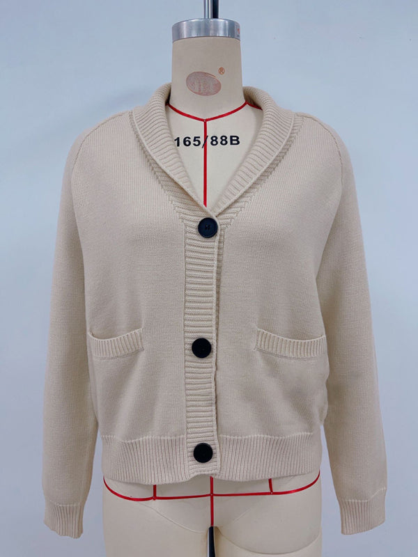 Sweter kardigan z dzianiny z dekoltem w serek i flagą