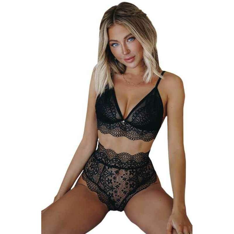 Smiling Maria lace bralette and high-waist panty set in black with floral lace detailing