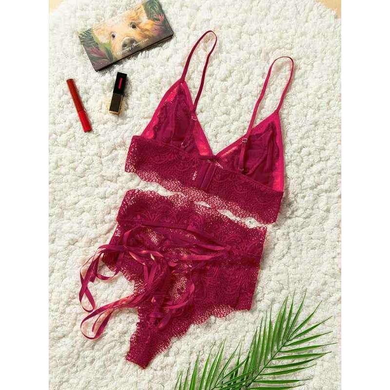 Smiling Maria lace bralette and high-waist panty set in deep burgundy with delicate lace details