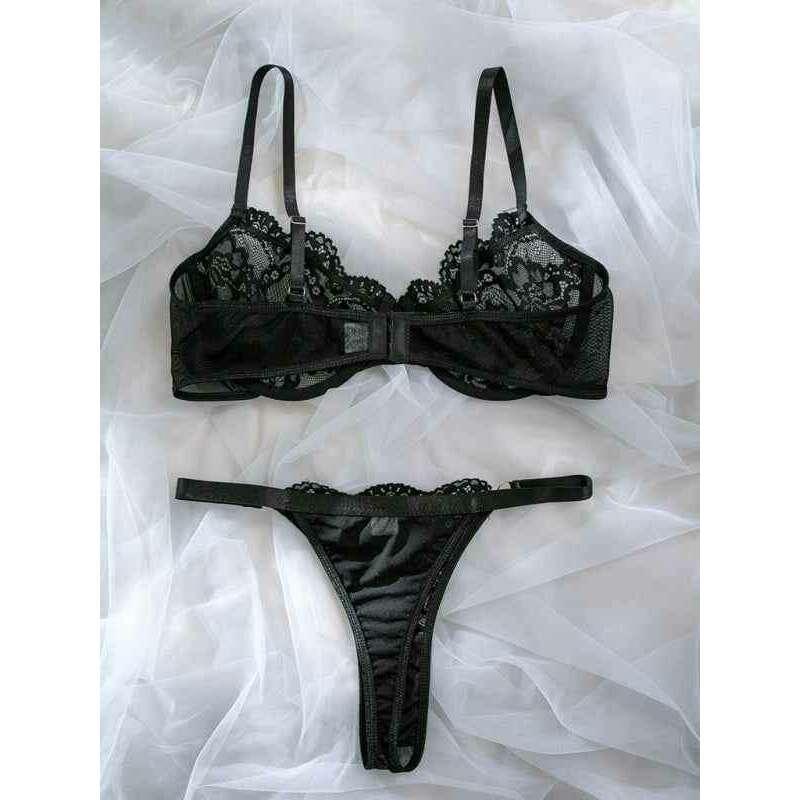 Smiling Maria lace two-piece lingerie set in black with floral lace detailing and adjustable straps
