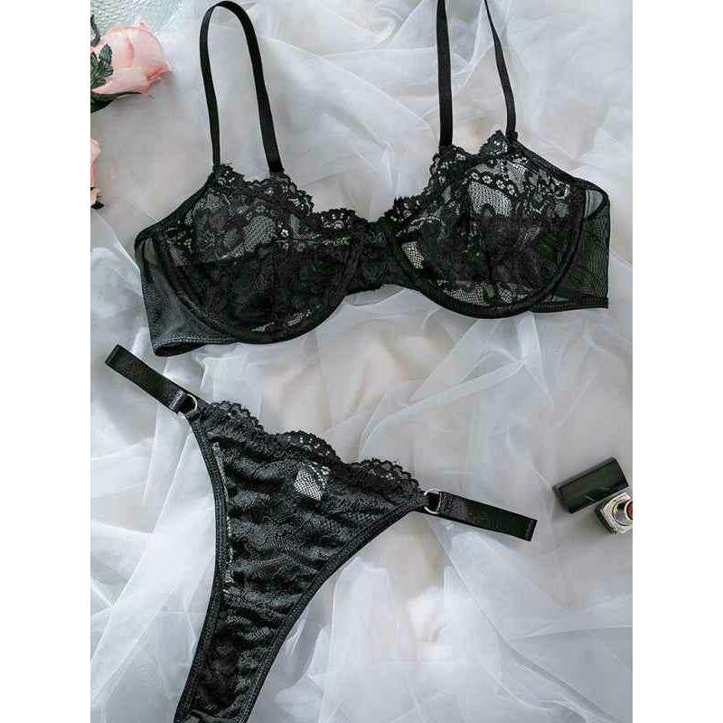 Smiling Maria Lace Two-Piece Lingerie Set in Black with Elegant Design and Adjustable Straps