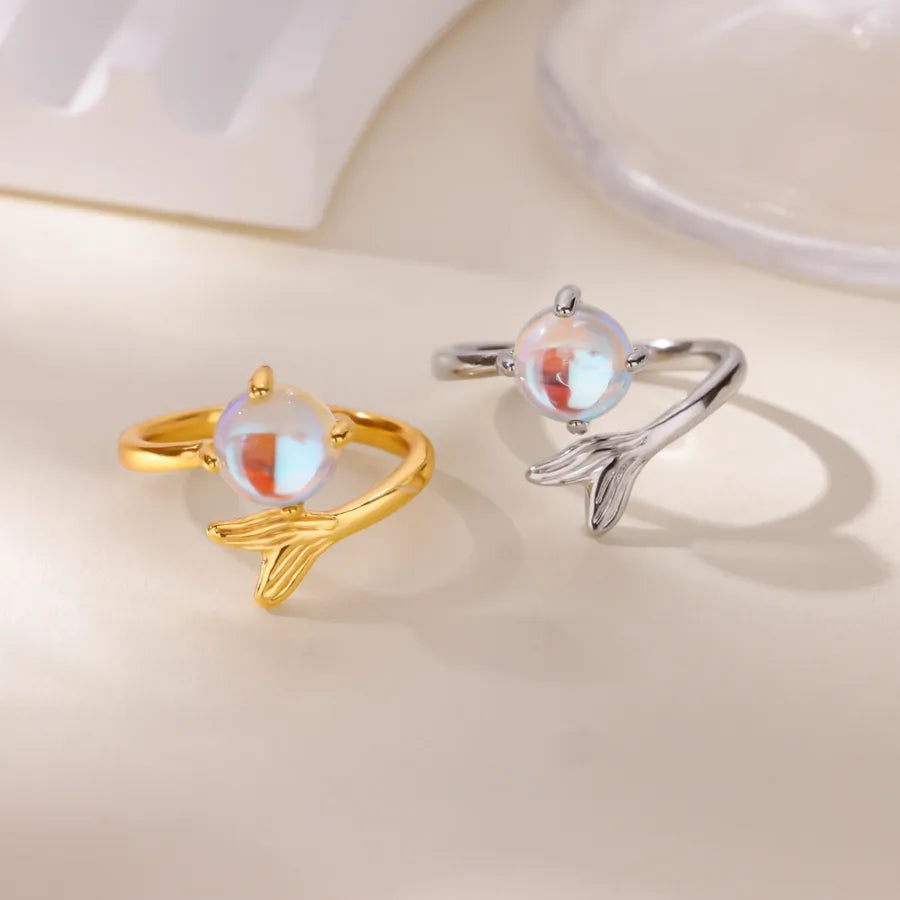 Elegant 18K Gold Zircon Fish Tail Ring