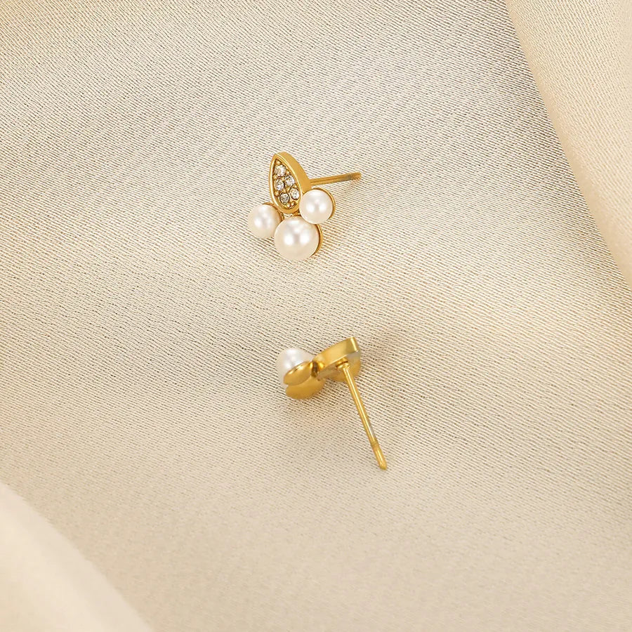Retro Pearl Flower Stud Earrings
