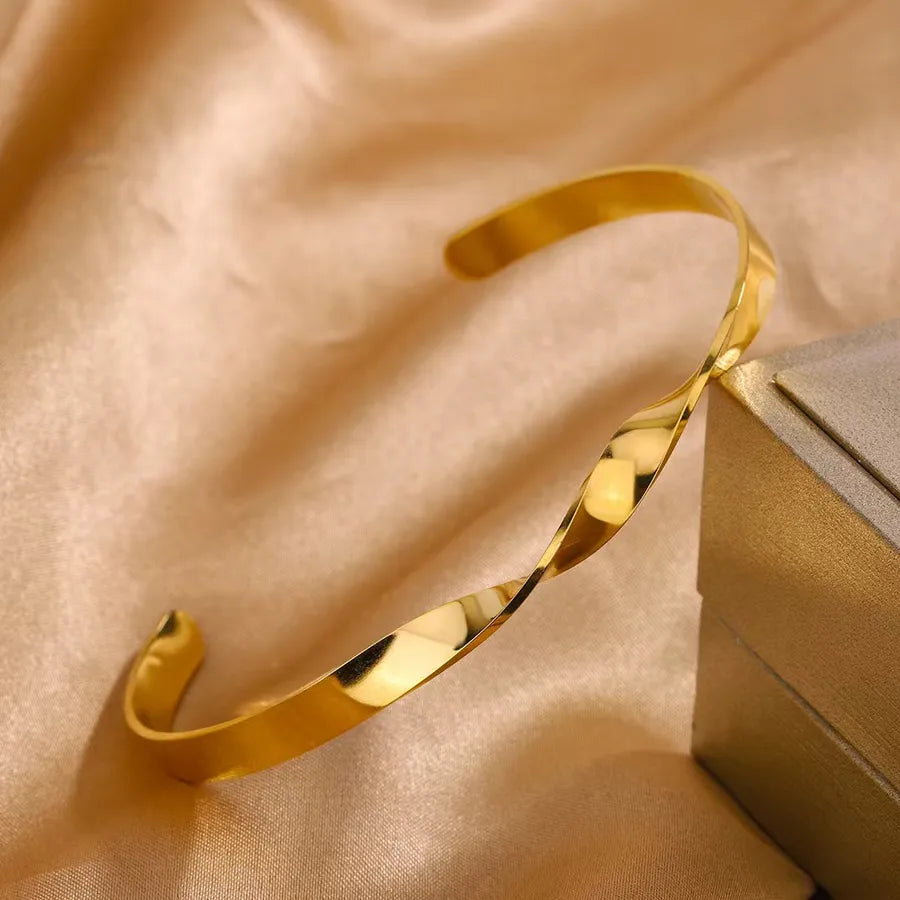 18K Gold Bamboo Knot Stainless Steel Bangle Average Size Gold JM721