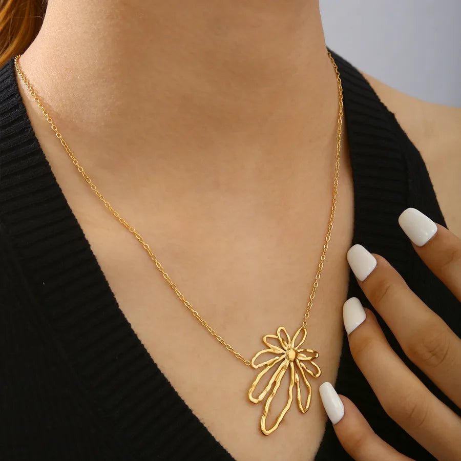 Gold Flower Pendant Necklace for Women