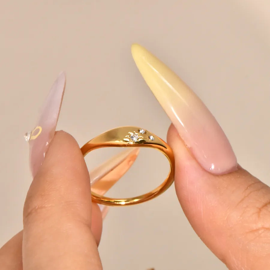 18K Gold Sun Pattern Zircon Ring