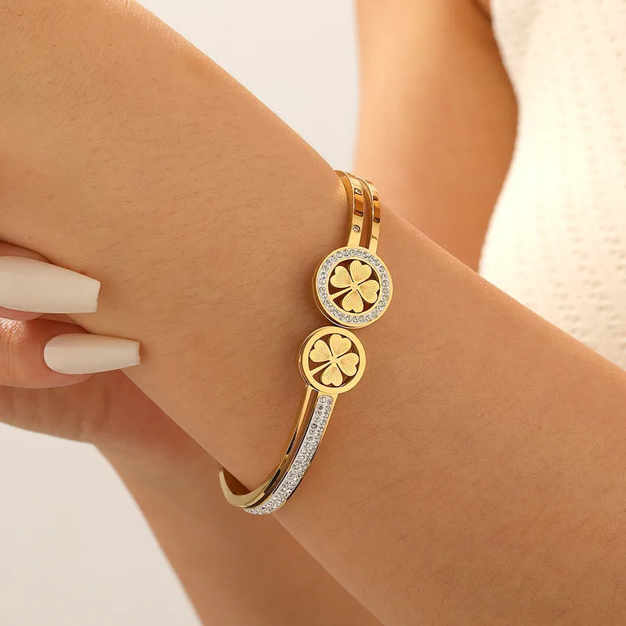18K Gold Flower Bangle – PVD Coated Stainless Steel