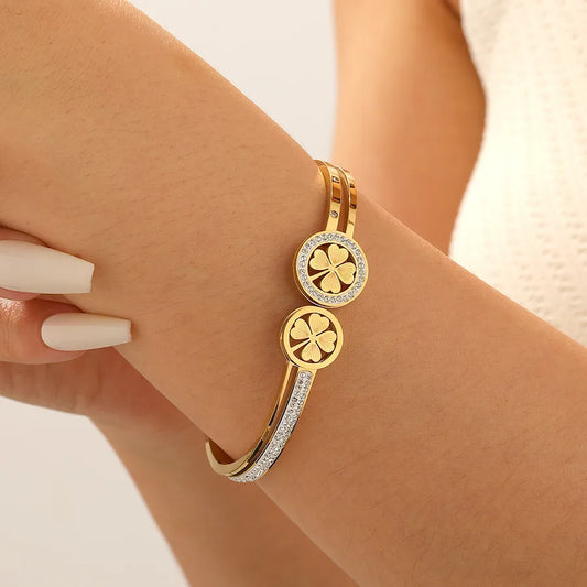 18K Gold Flower Bangle – PVD Coated Stainless Steel
