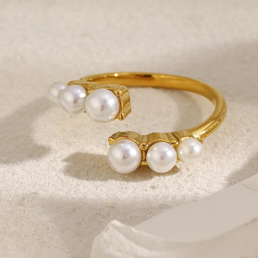 Elegant 18K Gold Vintage Open Ring with Pearl