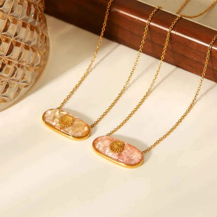 18K Gold Pink Shell Oval Pendant Necklace