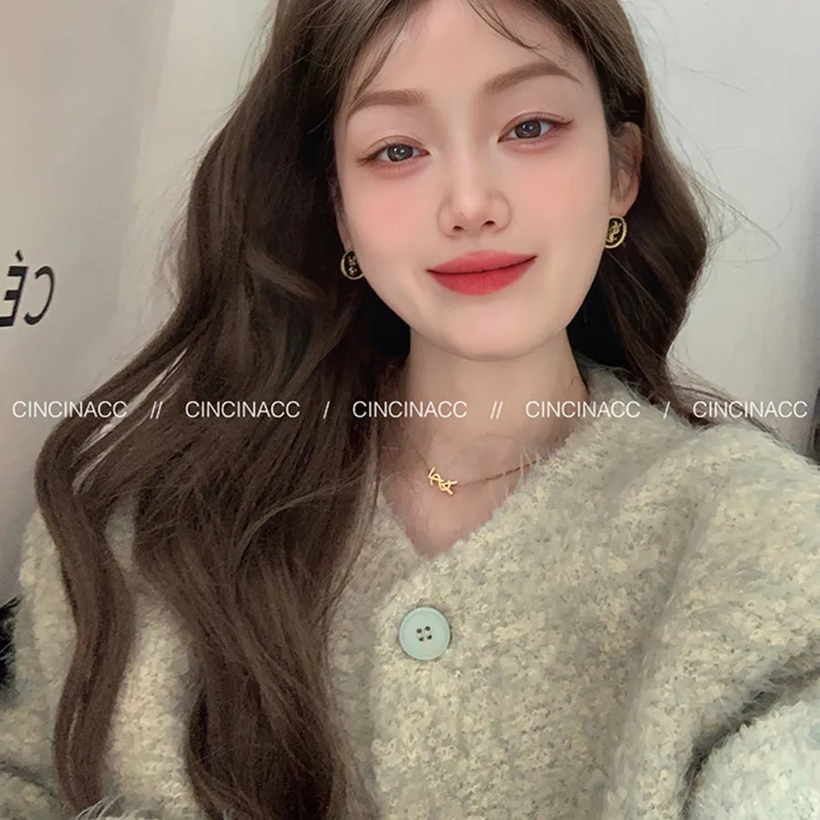 Elegant Deer Pendant Necklace – PVD Gold Stainless Steel