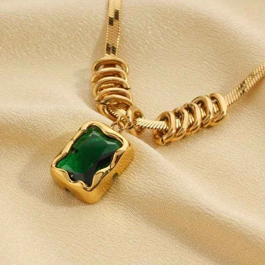Emerald Square Pendant Necklace – Gold Geometric Chain