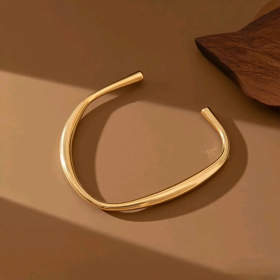 18K Gold Plated Titanium C-Shaped Dragon Bangle