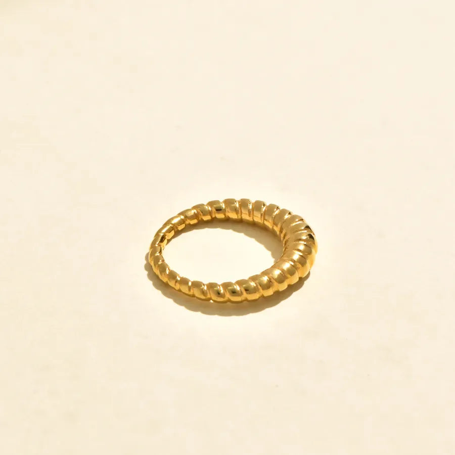 Gold Plated Pearl Zircon Wave Ring