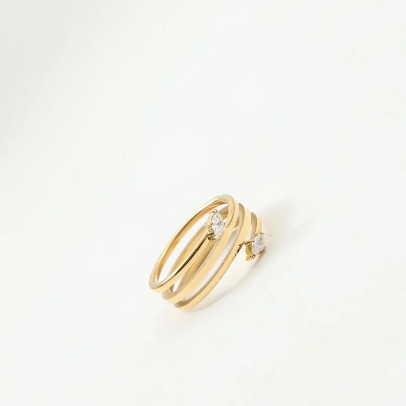 18K Gold Spiral Titanium Ring with Zirconia Stones