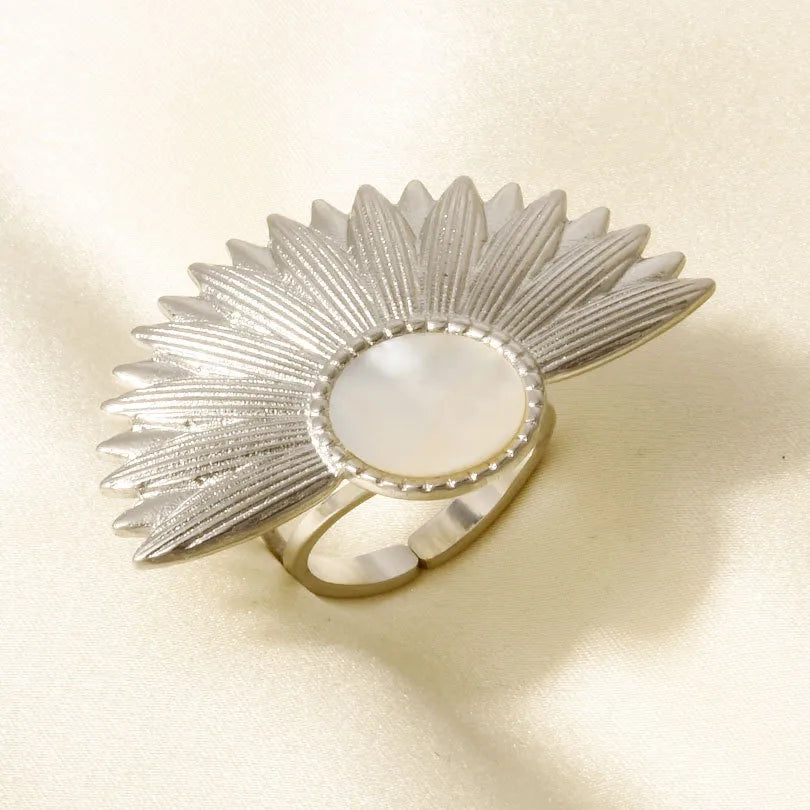 Vintage Fan Shell Ring – 18K Gold Stainless Steel J937-S-W