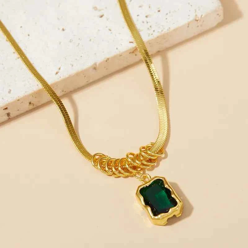 Emerald Square Pendant Necklace – Gold Geometric Chain